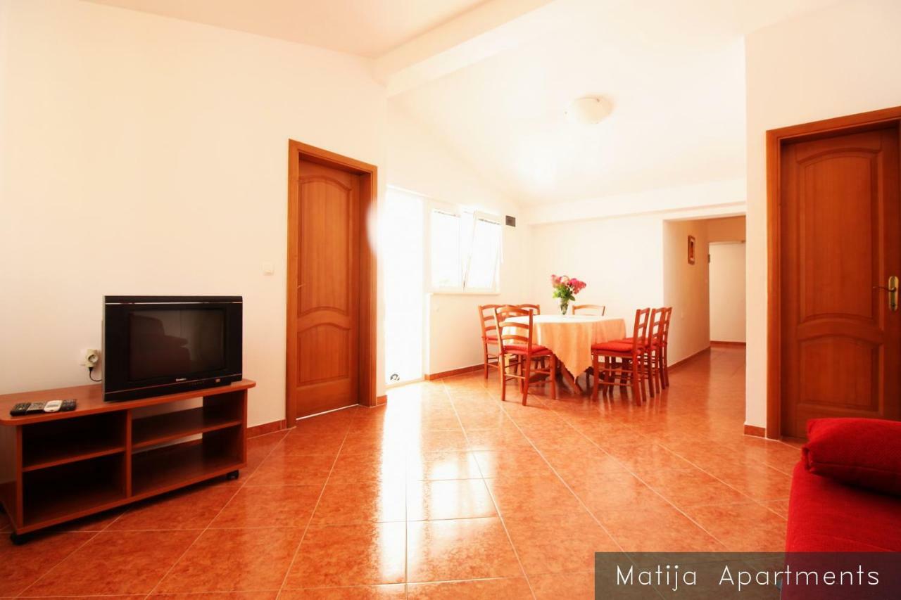 Apartmani Matija Metajna Ngoại thất bức ảnh